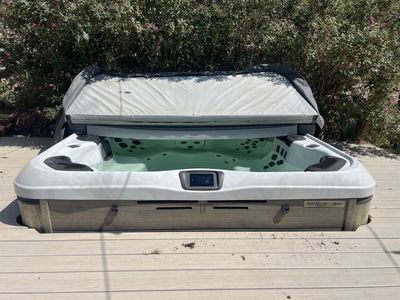 2021 Bullfrog Spas A Series Hot Tub