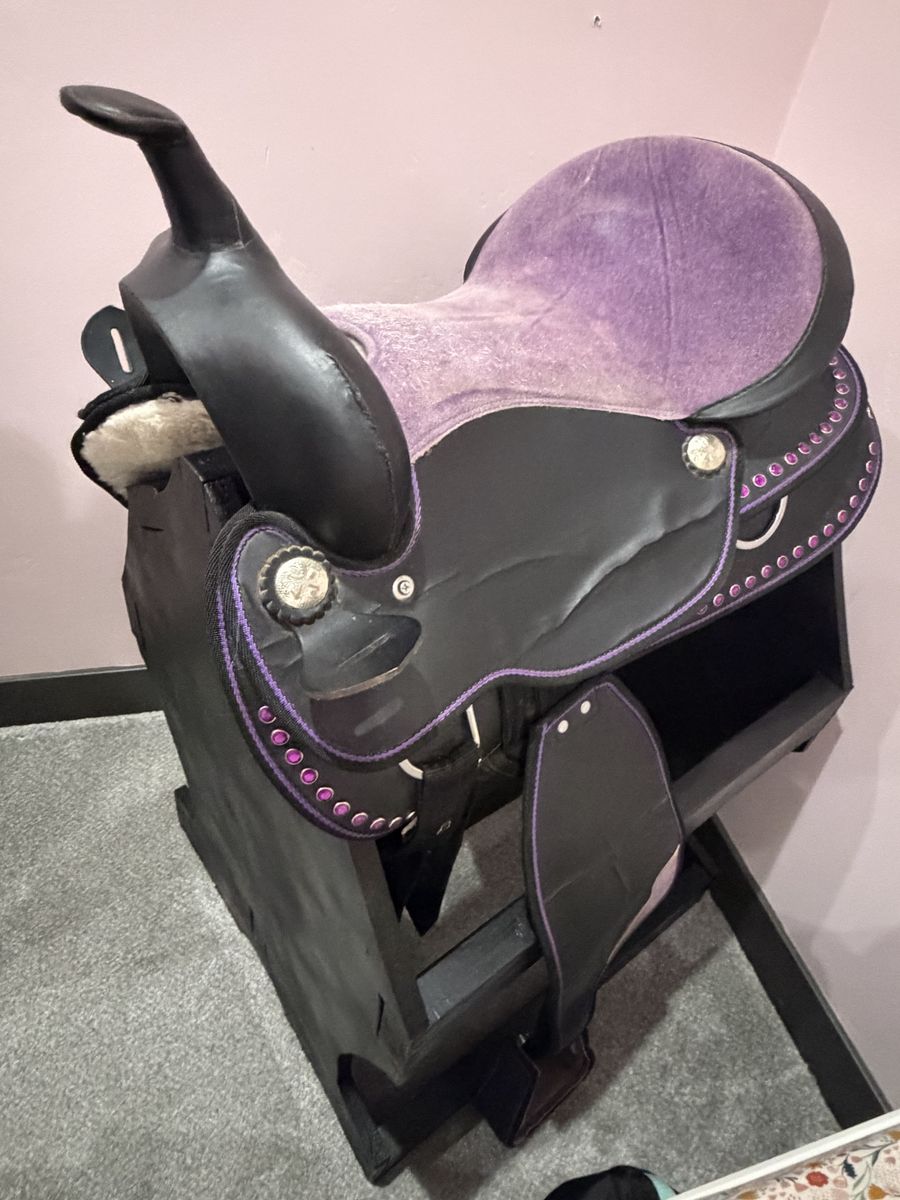 purple rhinestone saddle and saddle stand