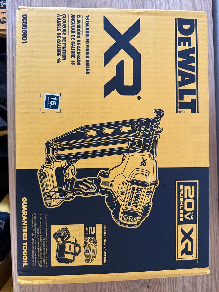 Dewalt 20v 16g Angled Finish Nailer