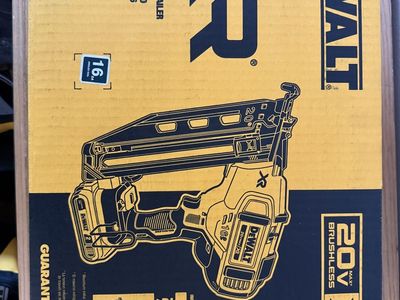 Dewalt 20v 16g Angled Finish Nailer