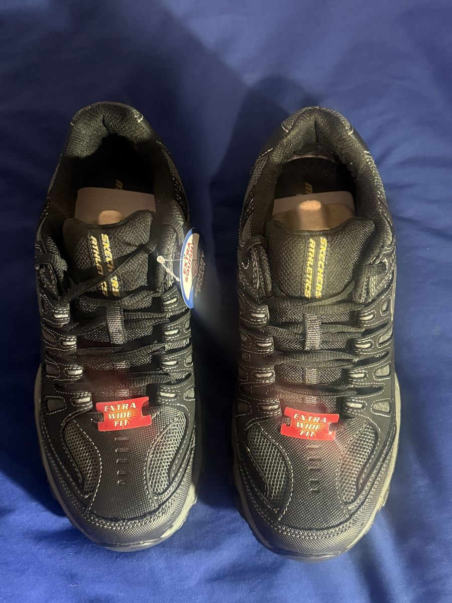 Skechers Men's Black Extra Wide Fit Memory Foam Athletic Sneakers Size 8.5