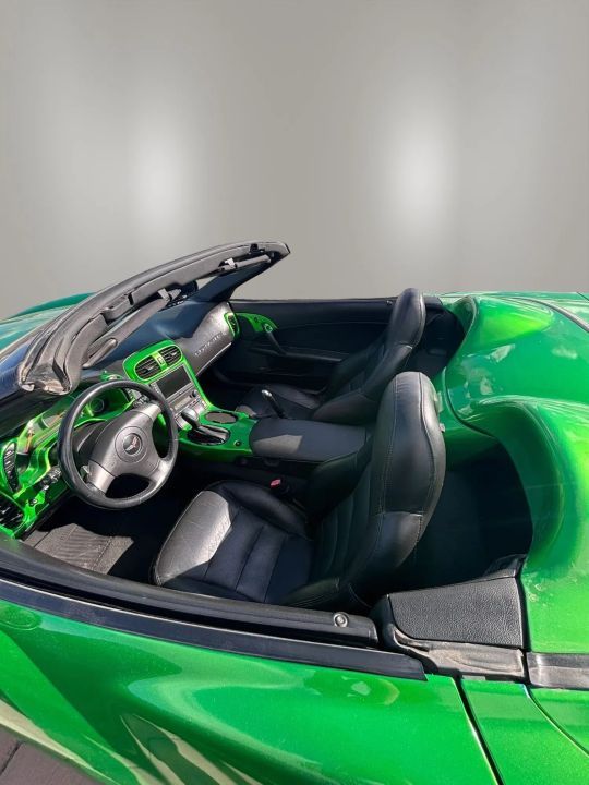 Main image 6
