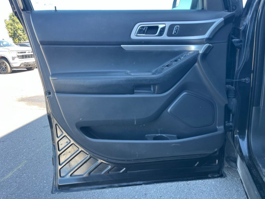 Main image 5