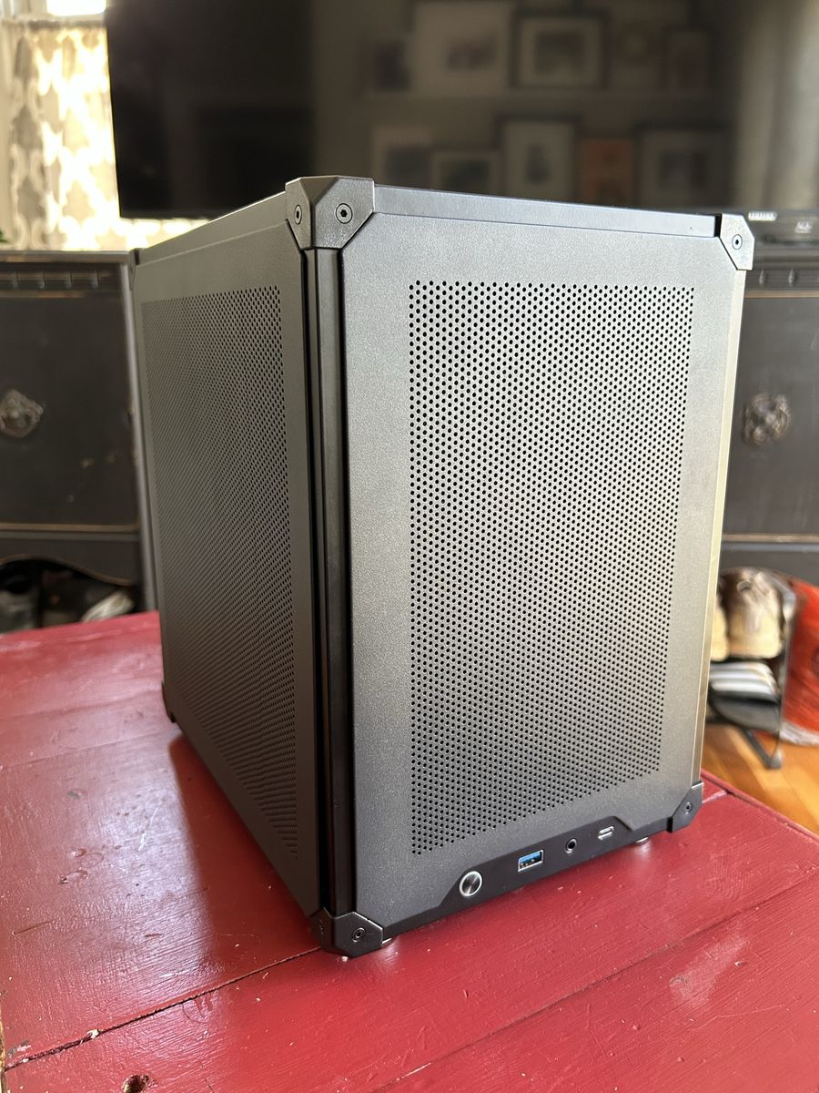 Custom SFF Gaming PC - 9600X / RTX 5060 / 32GB DDR5