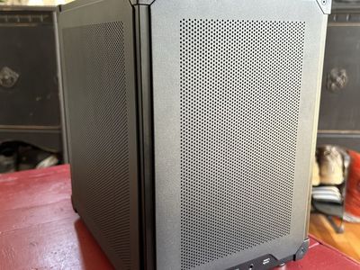Custom SFF Gaming PC - 9600X / RTX 5060 / 32GB DDR5
