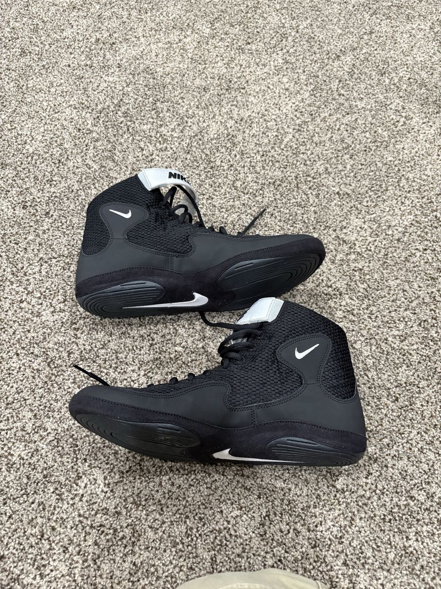 New Nike INFLICT wrestling shoes Size 11.5