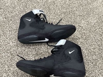 New Nike INFLICT wrestling shoes Size 11.5