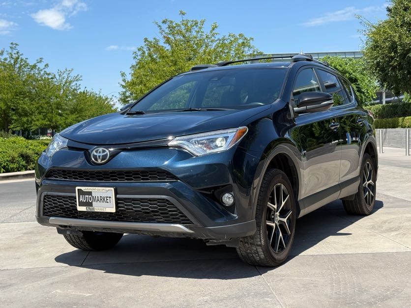 2017 Toyota RAV4 SE