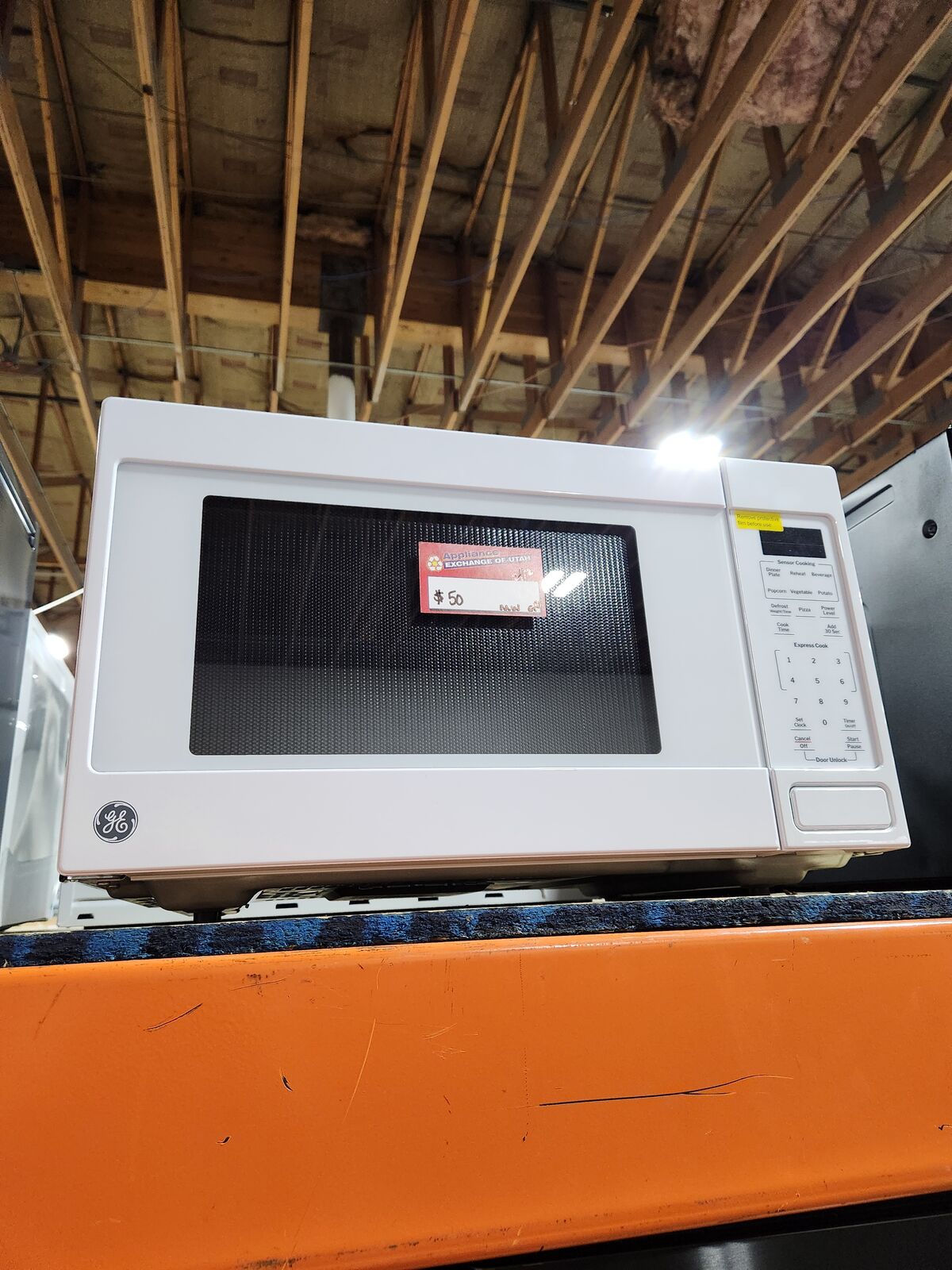 NICE GE COUNTER TOP MICROWAVE! W-WARRANTY