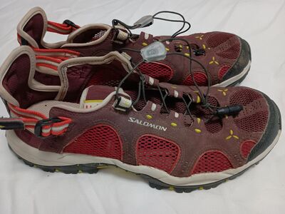 Woman's Size 8 Solomon water shoes