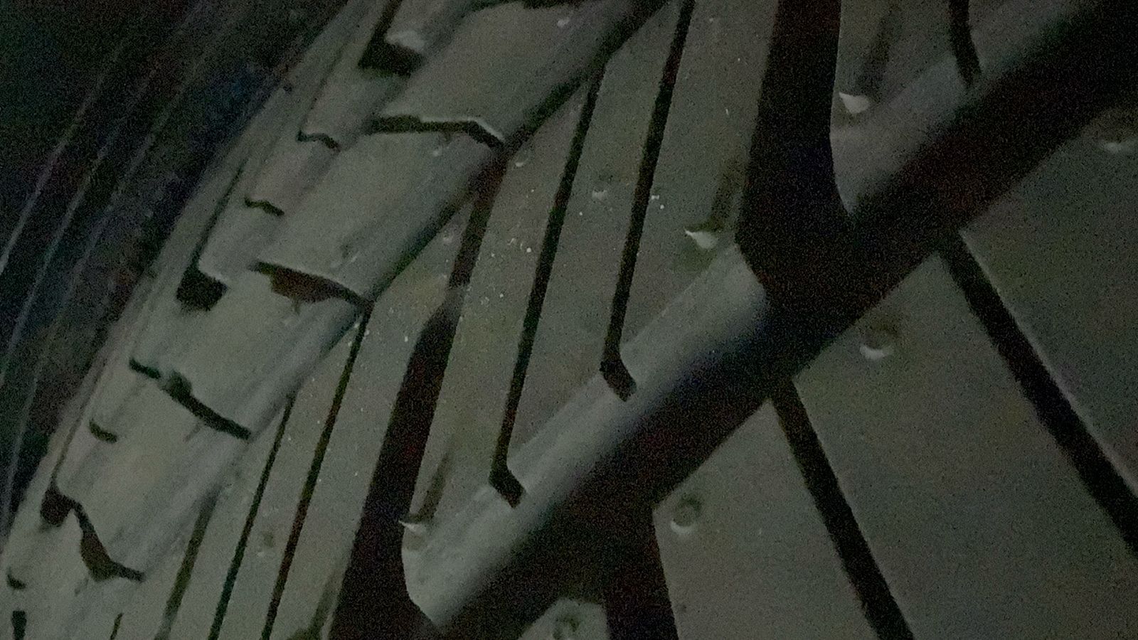 YOKOHAMA Geolander X-CV 265/60/R20 112H all 4 tires