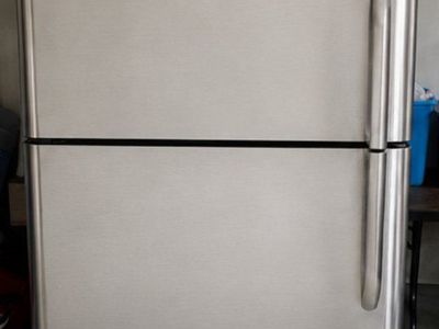 Frigidaire FFTR2021QS4 Stainless Steel Top Freezer Refrigerator, 20 Cu. Ft.