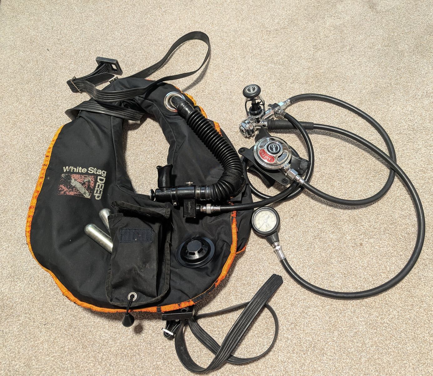 SCUBA Gear: US Diver Regulator, Pressure Gauge, White Stag BCD