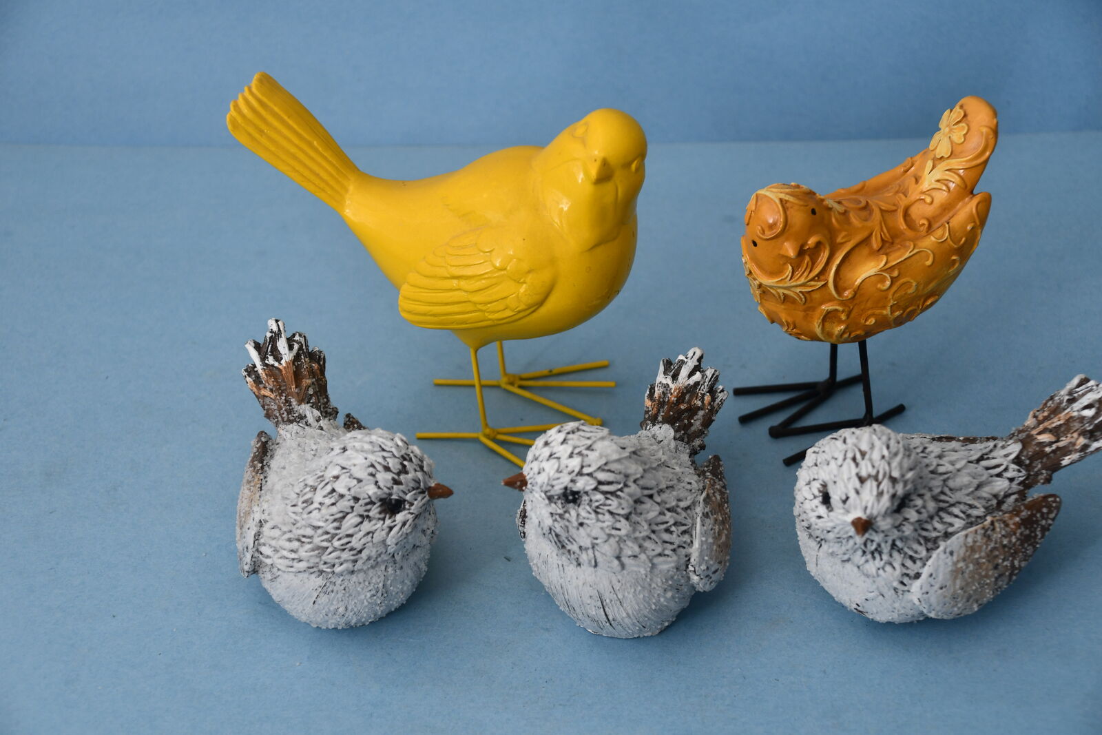 5 HOME DECOR BIRD FIGURINES ~ 3" to 5" in height ~ SNOW BIRDS, YELLOW BIRDS ~ CUTE & CLEAN ~ ALL FOR $5