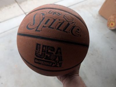 BASKETBALL