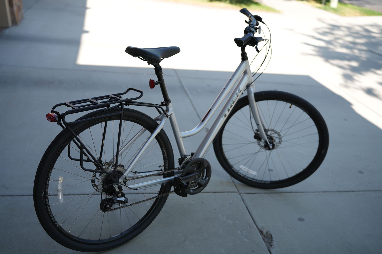 Trek V2 Bicycle plus Accessories