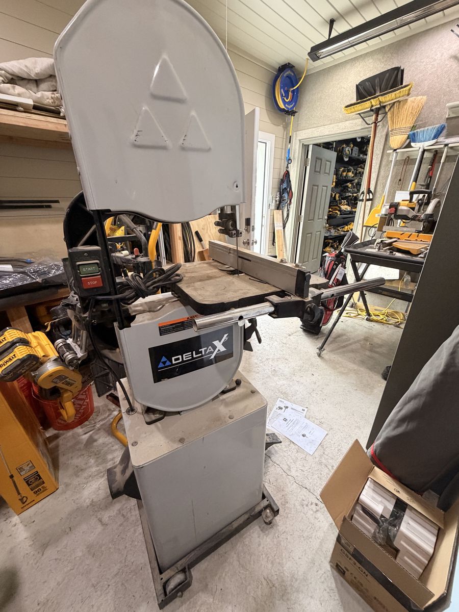 Delta X5 14-Inch Bandsaw Model 28-475X with Mobile Base and Fence