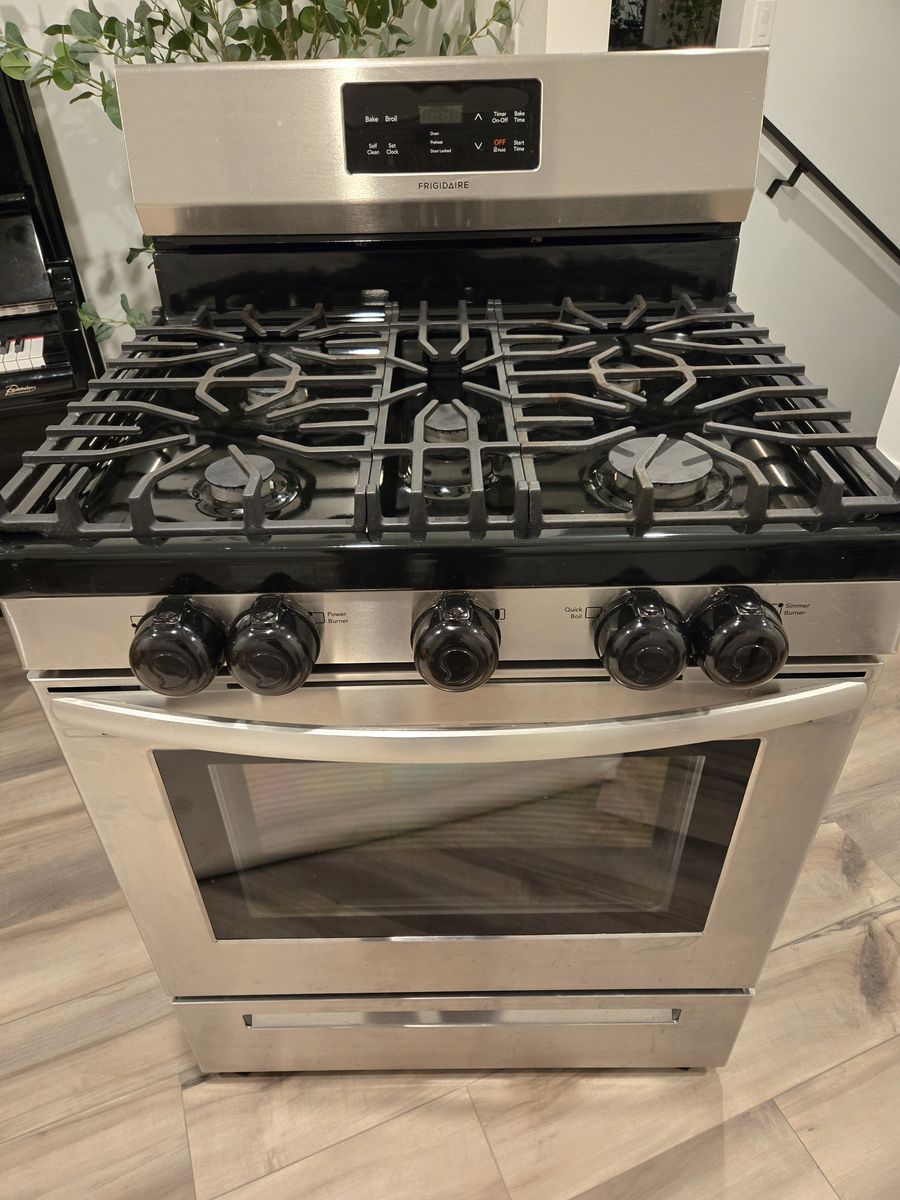 Fridgidaire Gas Range