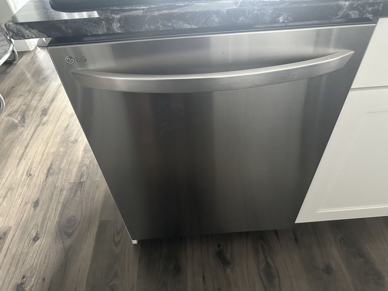 LG Stainless Steel Built-in Dishwasher with Front Controls