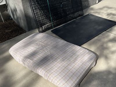 Extra Large Wire Dog Crate with Pad and Tray