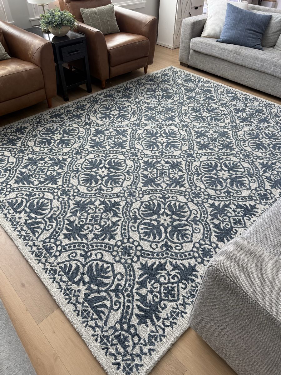 Beautiful 1.5 month old, hand woven wool 8x10 rug!