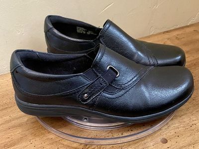 Earth Spirit Origins Black Faux Leather Slip-On Comfort Shoes Women's Size 9.5 - C PIX
