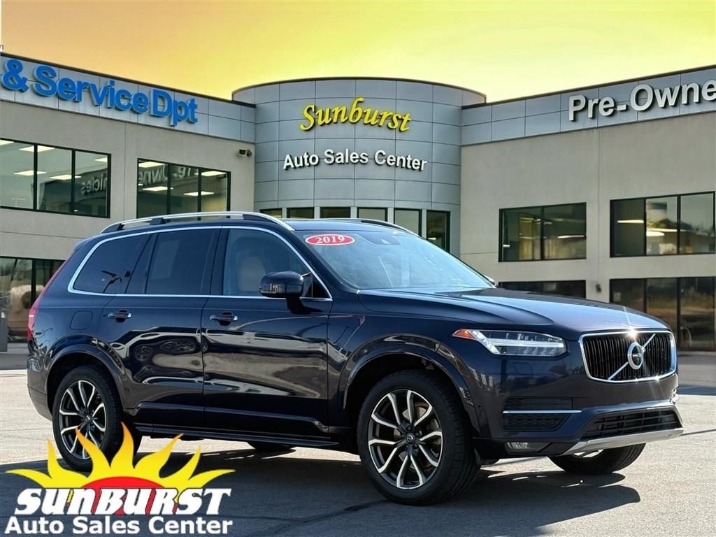 2019 Volvo XC90 T6 Momentum