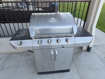 Char Broil 4-Burner Gas Grill with Side Burner & Cover