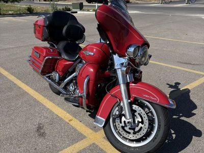 2008 Harley-Davidson FLHTCU Ultra Classic Electra Glide Touring Bike