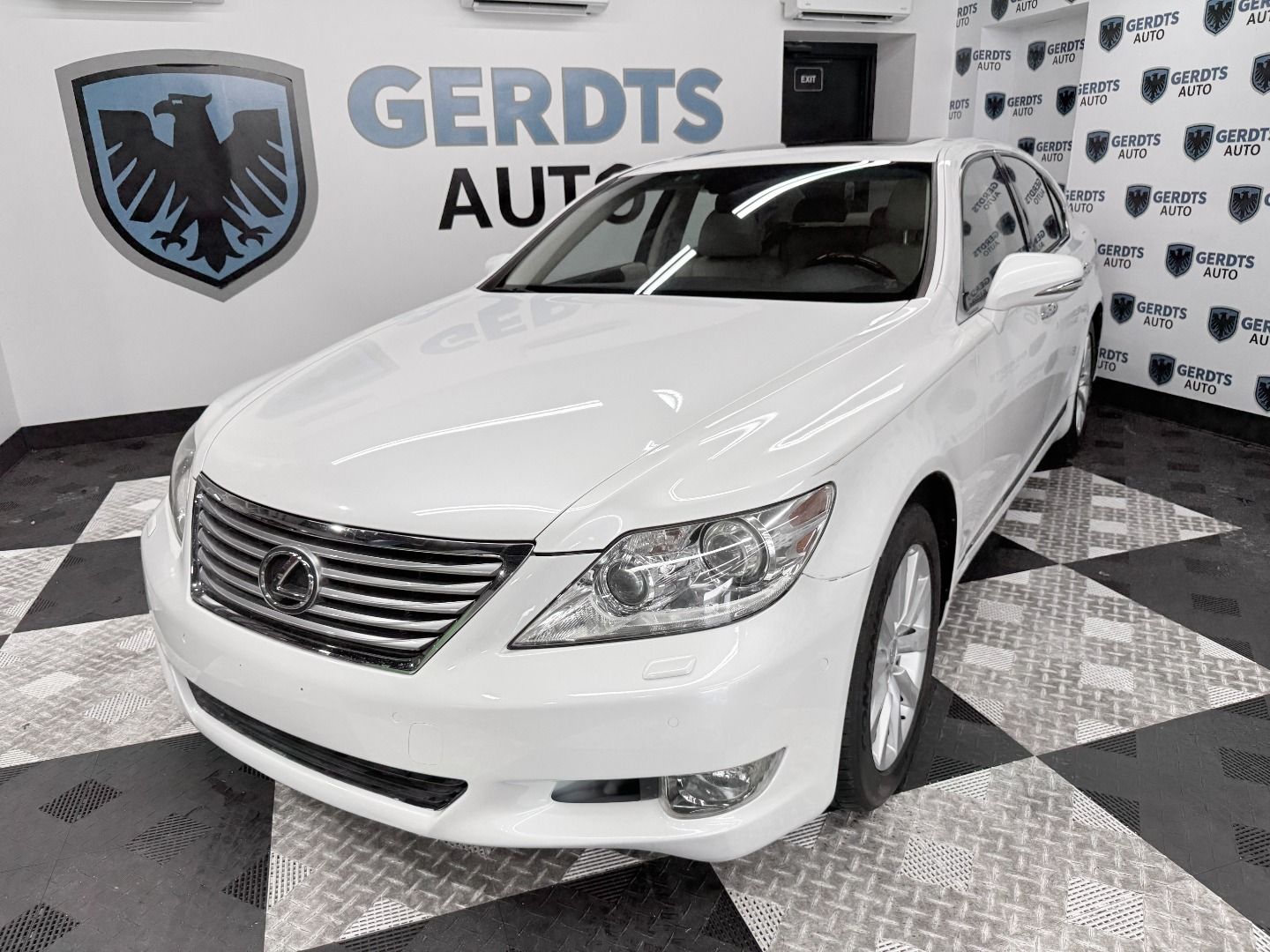 2010 Lexus LS Base