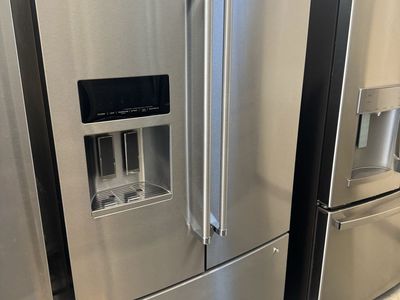 Scratch and dent/ customer return- KRFF577KPS- KitchenAid - 36 in. Wide 26.8 cu. ft. Standard-Depth French Door Refrigerator