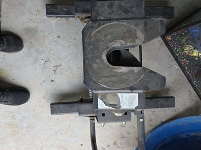 Husky 16K EZ Roller 5th Wheel Hitch - Adjustable Towing Capacity for RVs & Trailers
