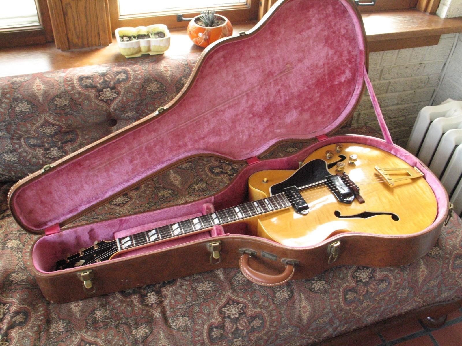 Ca. 1953 Gibson ES-350 Natural Archtop Electric Guitar with Case Very Nice