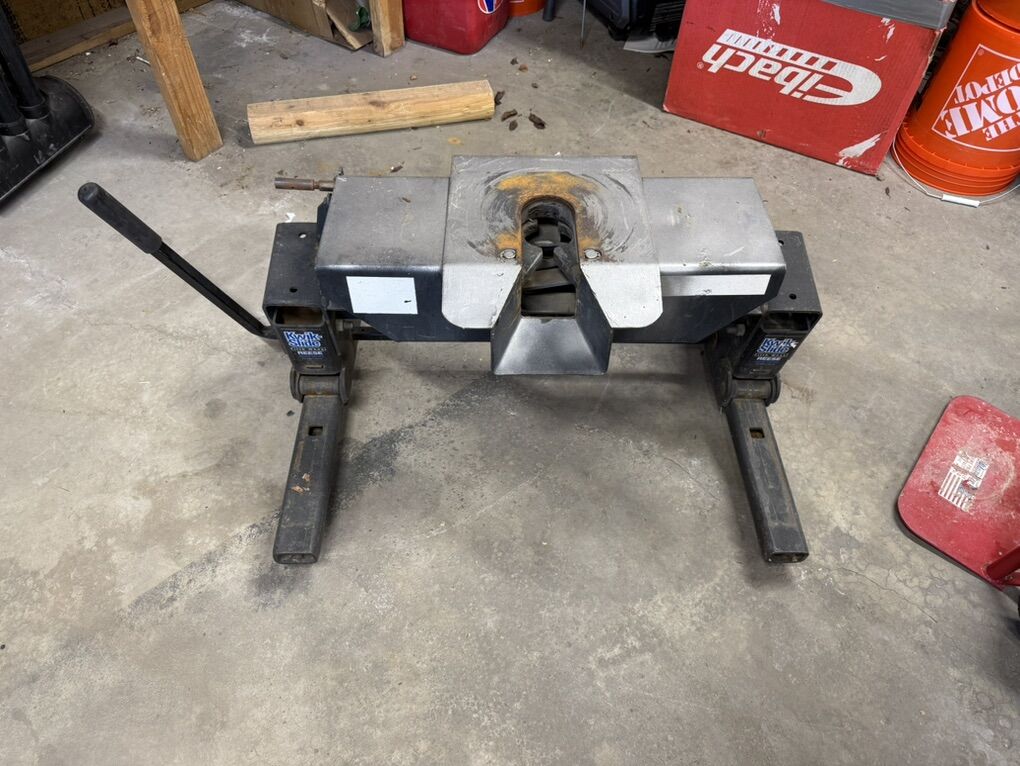 Reese 5th Wheel Hitch