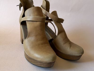 Free People Tan Platform Shoes Size 8