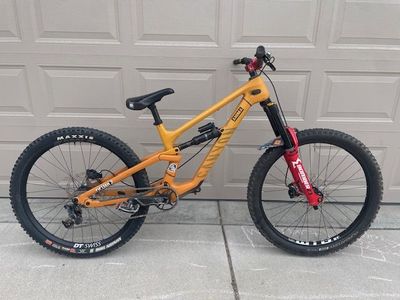 Canyon Torque CF7 Carbon DH (Small)0