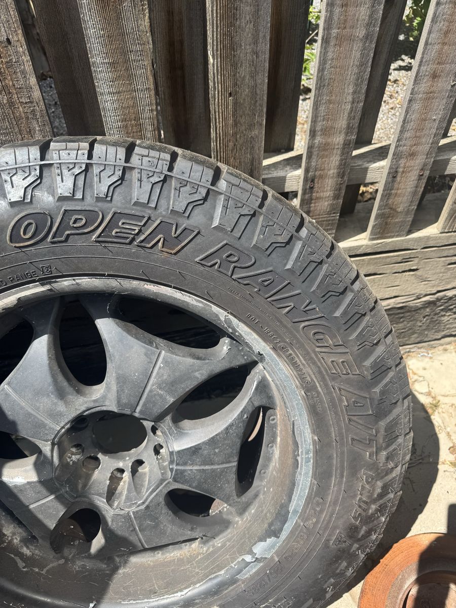 LT295/60R20 Tire and Wheel