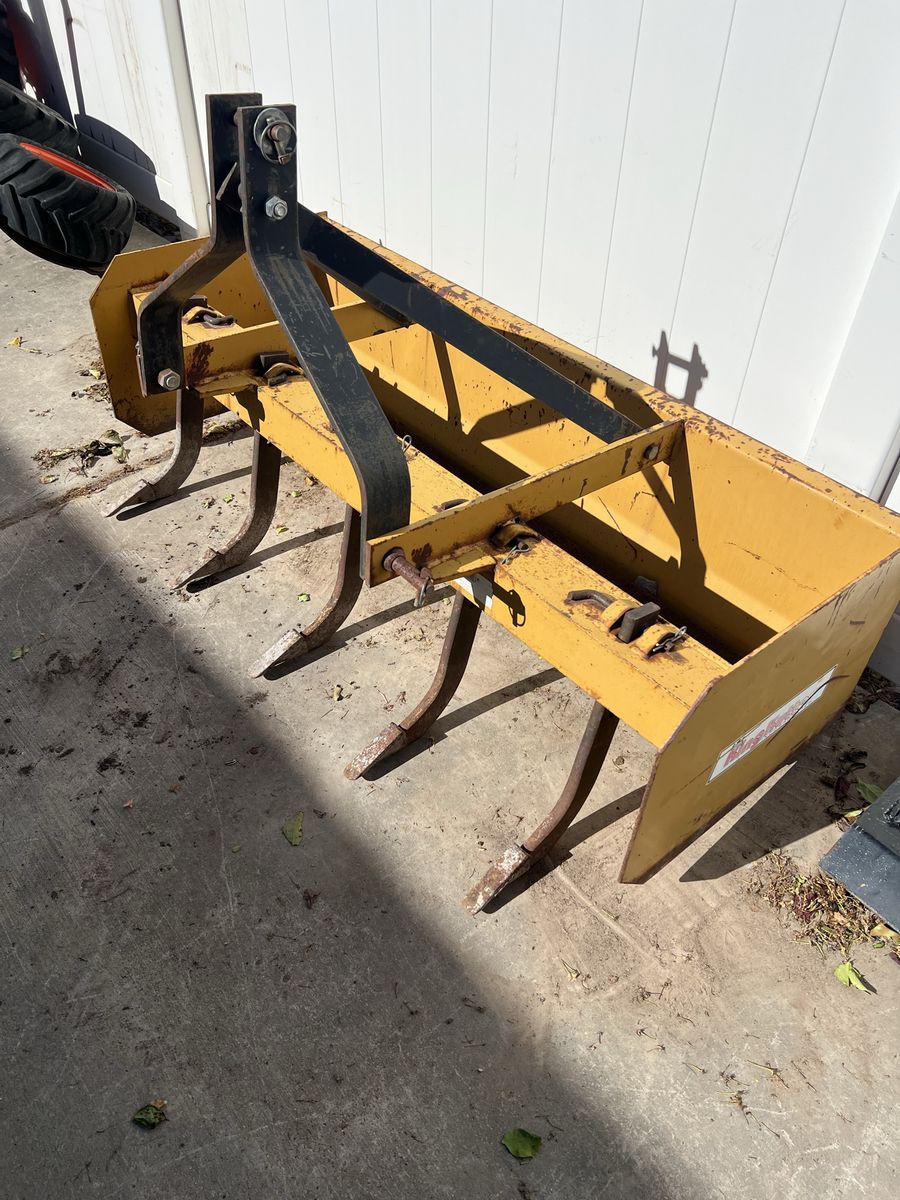 5’ wide box scraper with ripper teeth