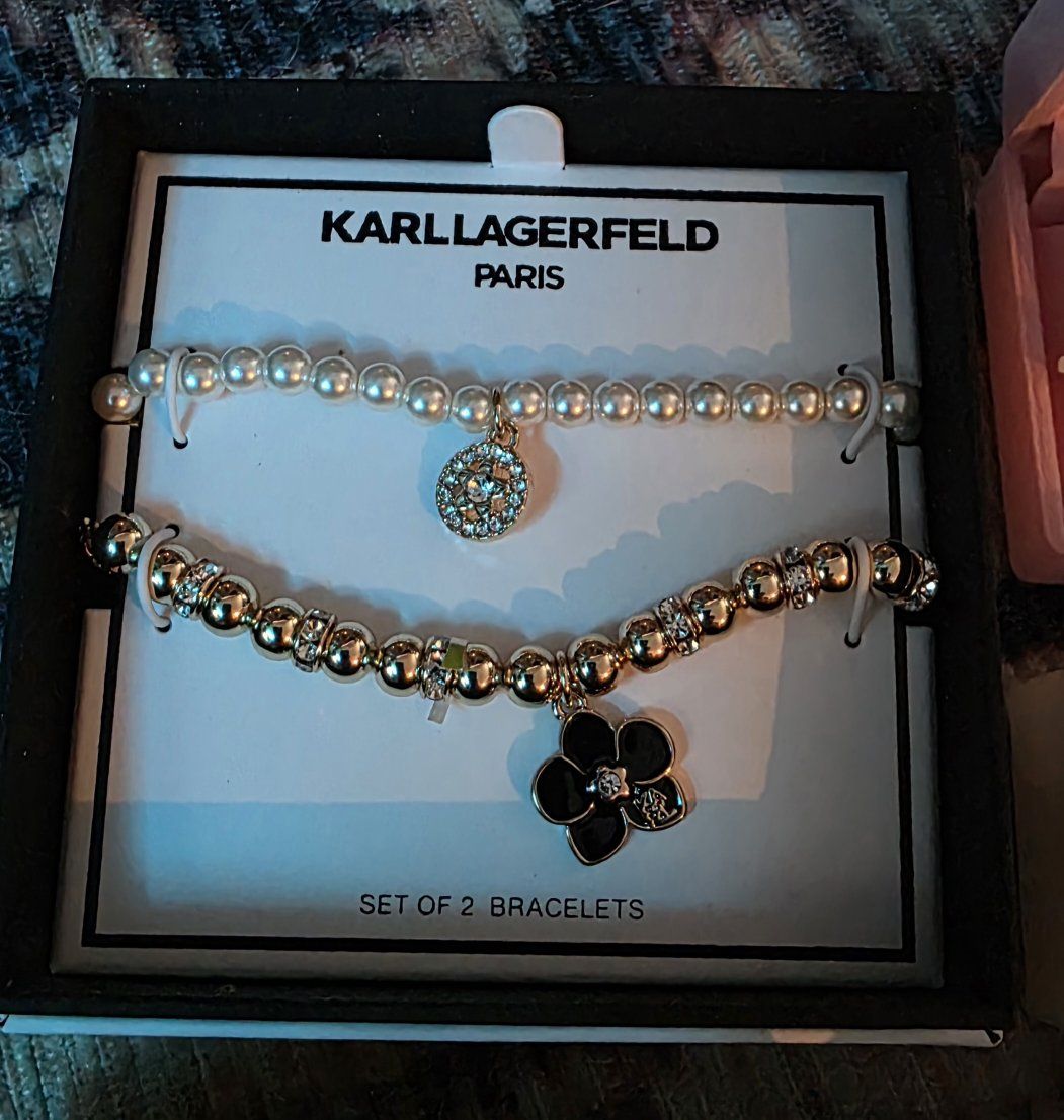 Karl Lagerfeld Paris Set of 2 Bracelets Pearl and Gold-Tone Flower Charm