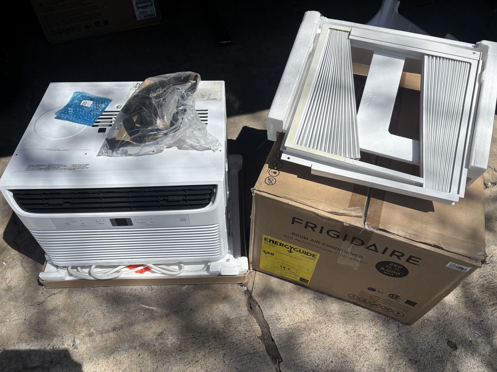 Frigidaire 6000 BTU/250 sq. ft. room air conditioner