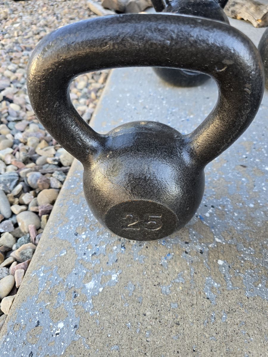 Kettlebell (25 lbs)