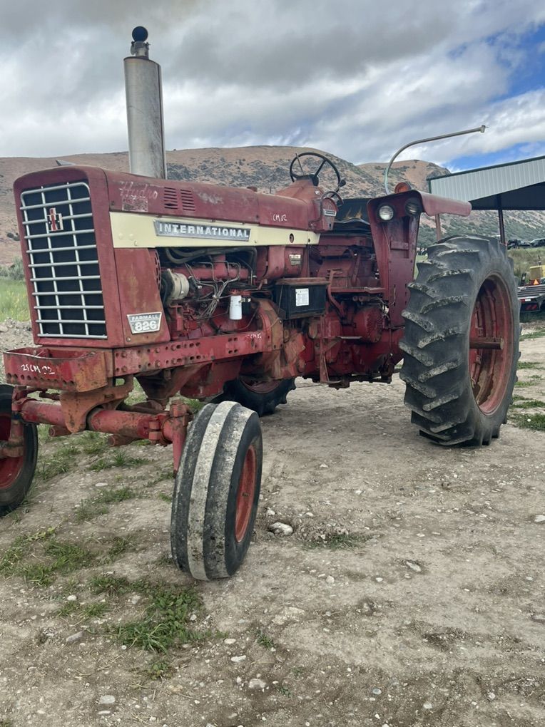 IH 826 Hydro