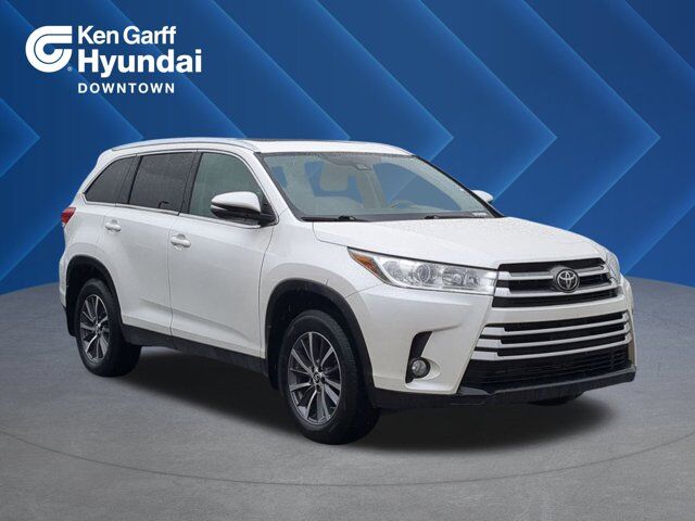 2019 Toyota Highlander SE