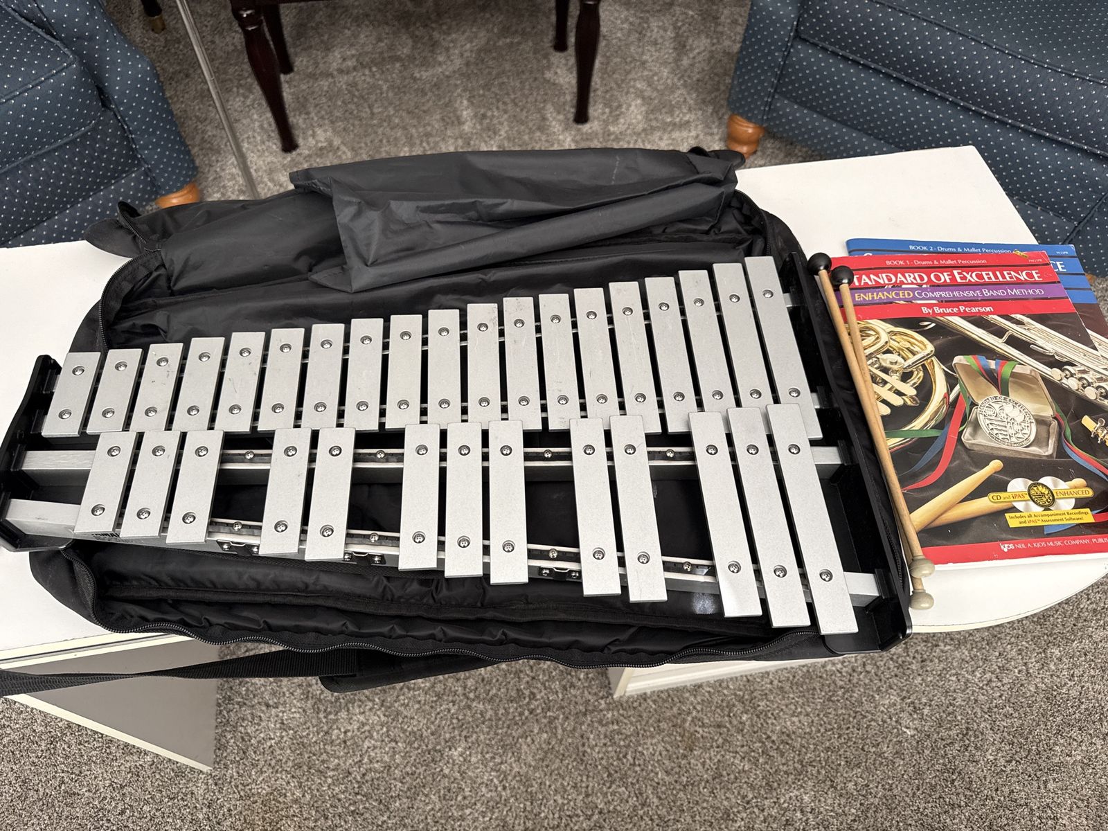 Yamaha Glockenspiel Bell Kit with Case, Mallets, and Standard of Excellence Books 1 & 2 - Great for Beginners!