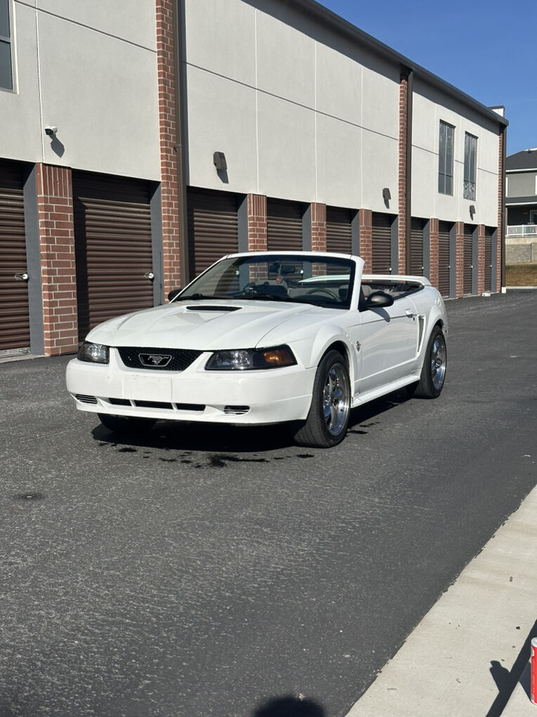 1999 FORD MUSTANG V6 Deluxe