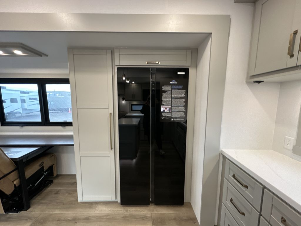 Main image 12