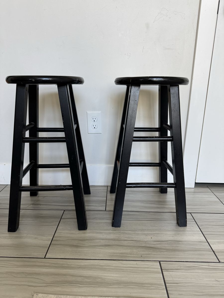 Black Solid Wood Backless Round Counter Stool 24 Inch Seat Height