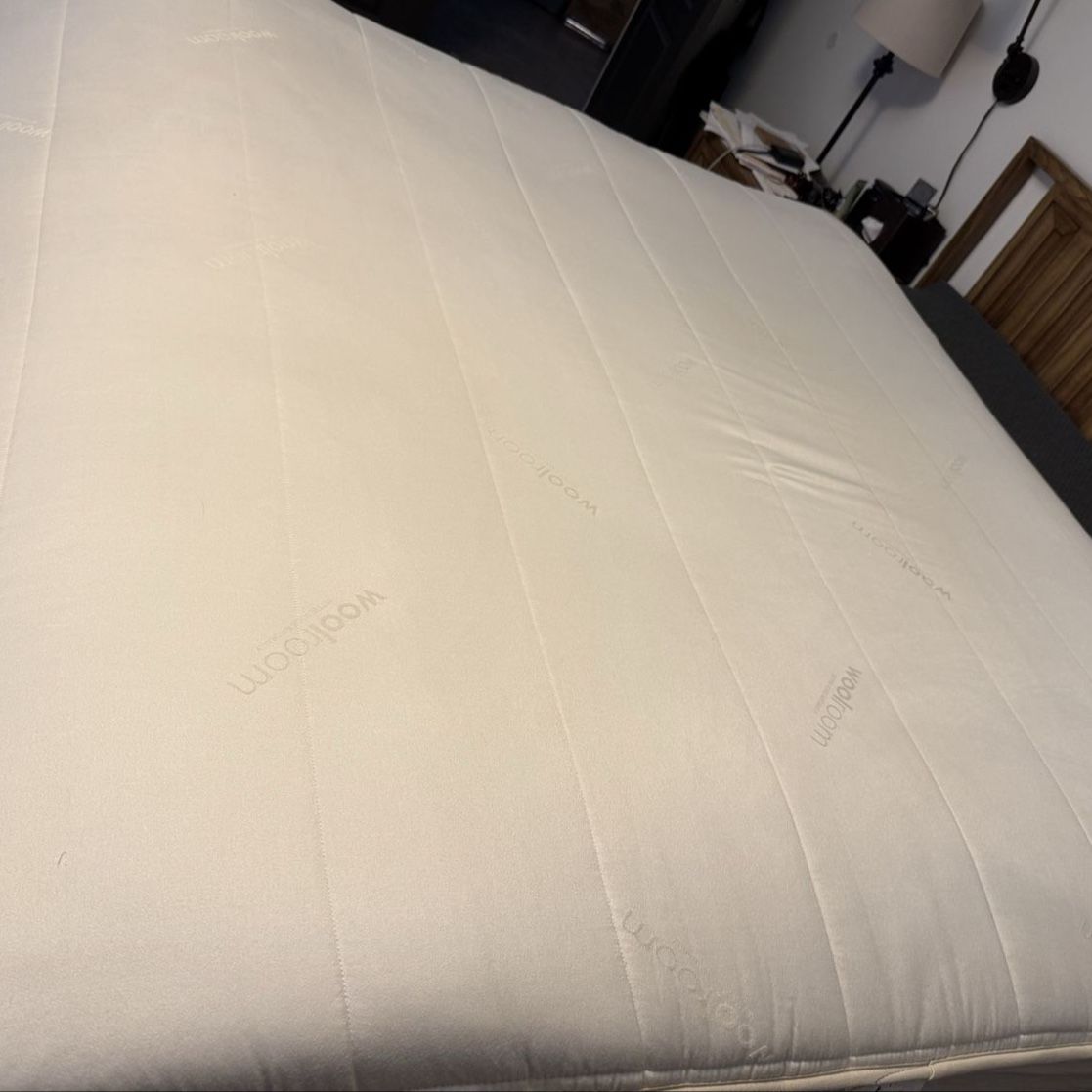 Woolroom king size mattress topper
