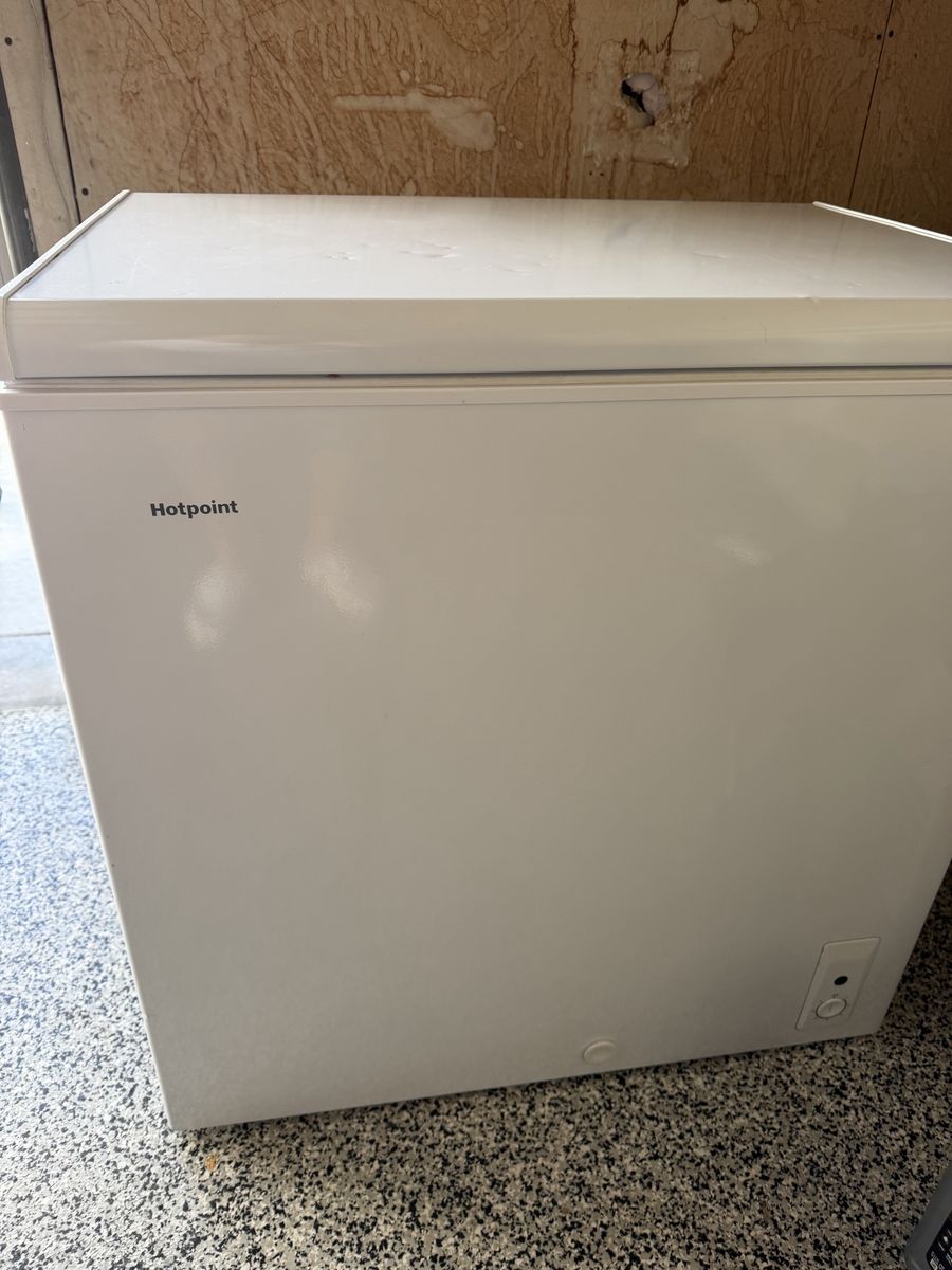 Hotpoint chest freezer