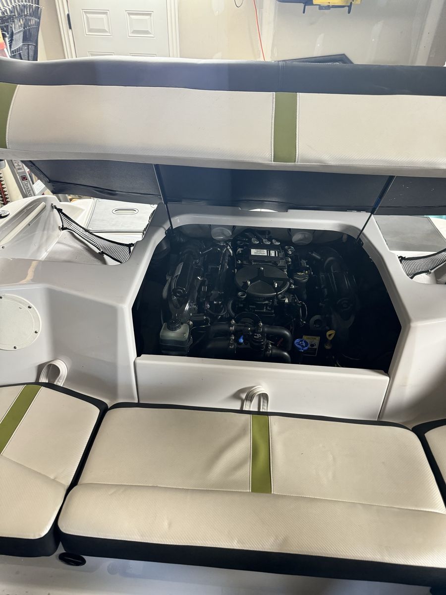 Main image 6